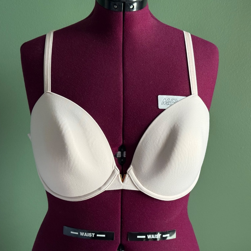 Victoria's Secret Smooth Lightly Lined Demi Bra | 38D | Purest Pink